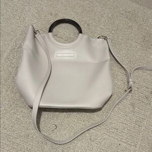 White Handbag with Circular Handle Banana Republic brand